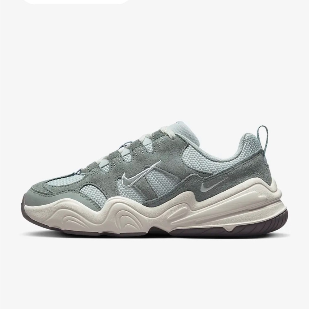 NEVER WORN Nike Hera Sneakers